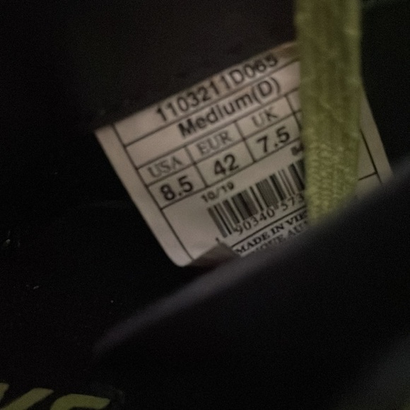 ⭐️ 4 for 20! Brooks Mach 19 edition track shoes green and black 8.5 - Picture 4 of 5